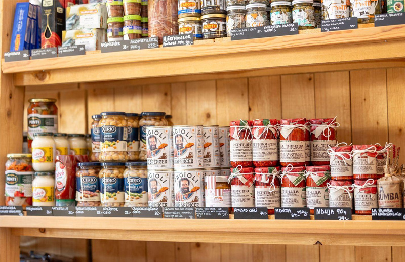 Italienska delikatesser i en produktmiljö